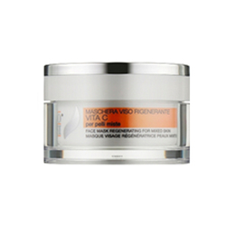 Vita C Regenerating Mask on white background